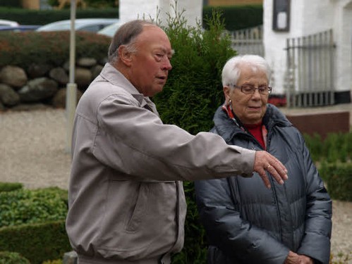 2013 Kirkegårdsvanding i Ellinge billedeserier_28.jpg