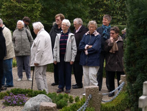 2013 Kirkegårdsvanding i Ellinge billedeserier_30.jpg