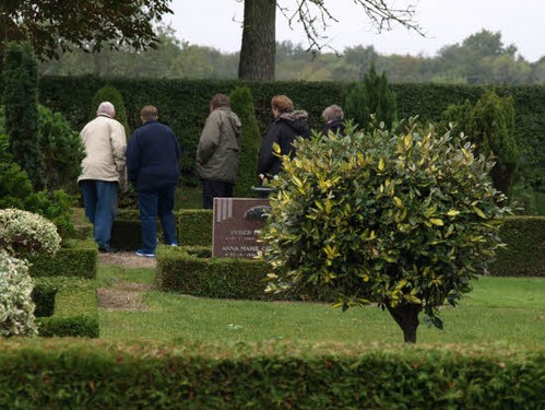 2013 Kirkegårdsvanding i Ellinge billedeserier_42.jpg