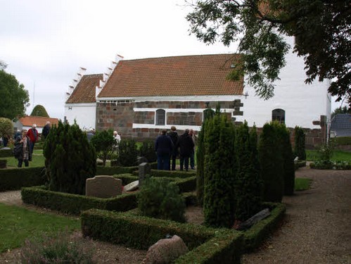 2013 Kirkegårdsvanding i Ellinge billedeserier_50.jpg