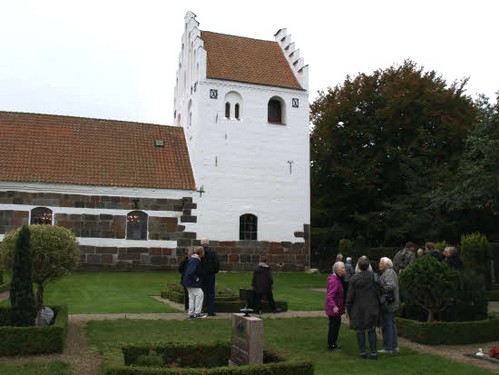 2013 Kirkegårdsvanding i Ellinge billedeserier_51.jpg
