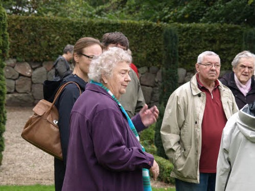 2013 Kirkegårdsvanding i Ellinge billedeserier_55.jpg